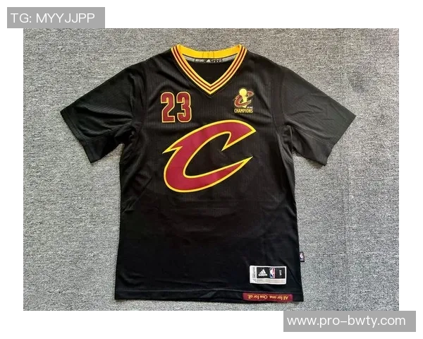 詹姆斯首秀纪念补丁国王球衣致敬传奇时刻 詹姆斯首秀纪念补丁国王球衣致敬传奇时刻